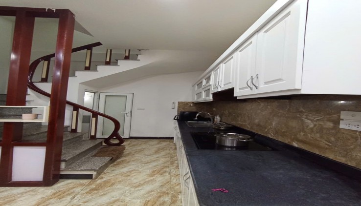 BÁN NHÀ RIÊNG NGÕ 296 LĨNH NAM, 33M2, 5 TẦNG, MT 3.6M, SỔ VUÔNG NỞ HẬU, FULL ĐỒ VỀ Ở NGAY.